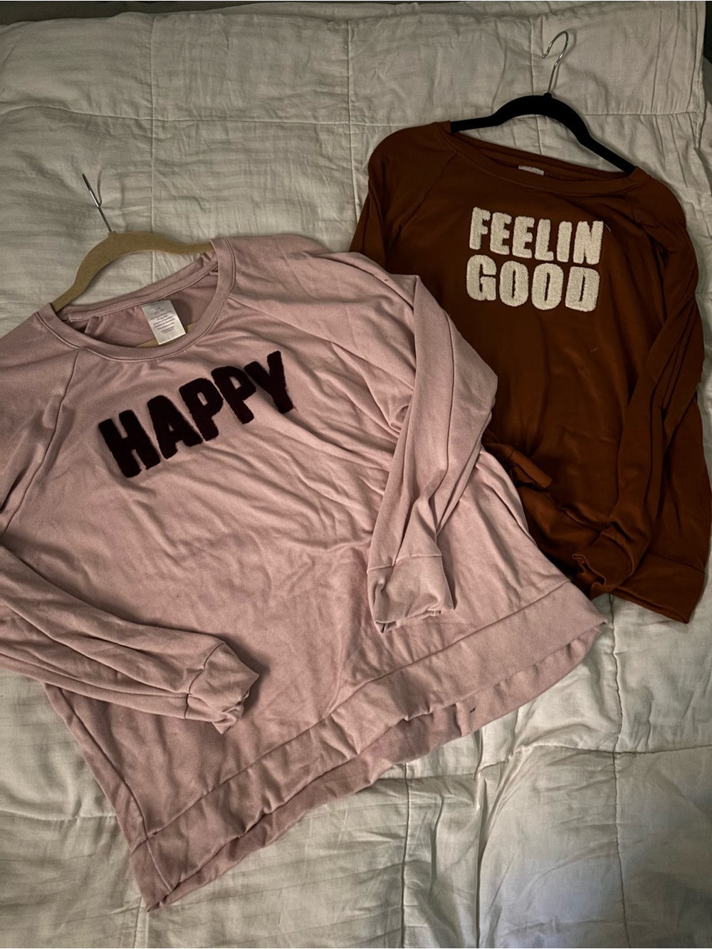 Secret Treasures Pink 'HAPPY' & Brown 'FEELIN GOOD' Sweatshirt Duo